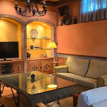 Kwatera prywatna Castella Acogedora Casa Familias Con Piscina Y Jardin Cerca Del Mar