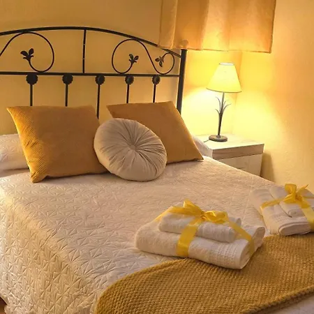 Castella Acogedora Casa Familias Con Piscina Y Jardin Cerca Del Mar Kwatera prywatna Marbella