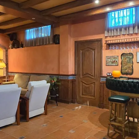 Castella Acogedora Casa Familias Con Piscina Y Jardín Cerca Del Mar Quarto em Acomodações Particulares