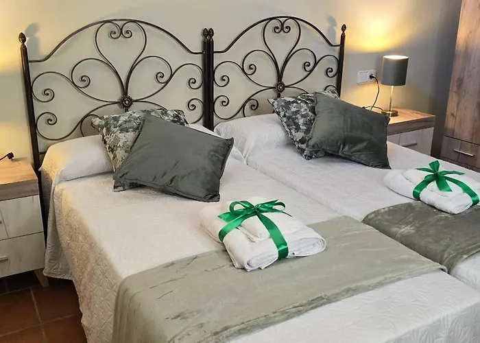 Privatunterkunft Castella Acogedora Casa Familias Con Piscina Y Jardin Cerca Del Mar *