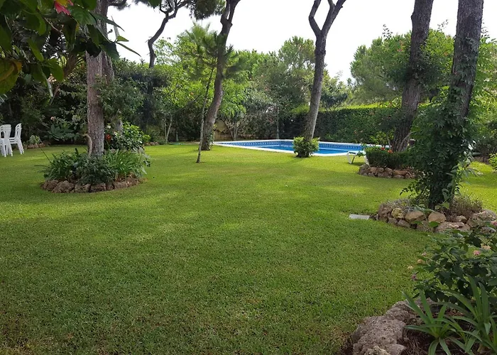 Privatunterkunft Castella Acogedora Casa Familias Con Piscina Y Jardin Cerca Del Mar Marbella
