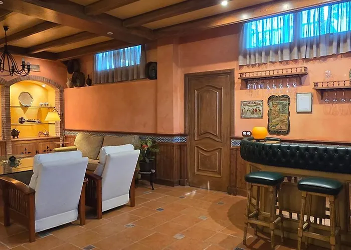 Castella Acogedora Casa Familias Con Piscina Y Jardin Cerca Del Mar Проживання в сім'ї